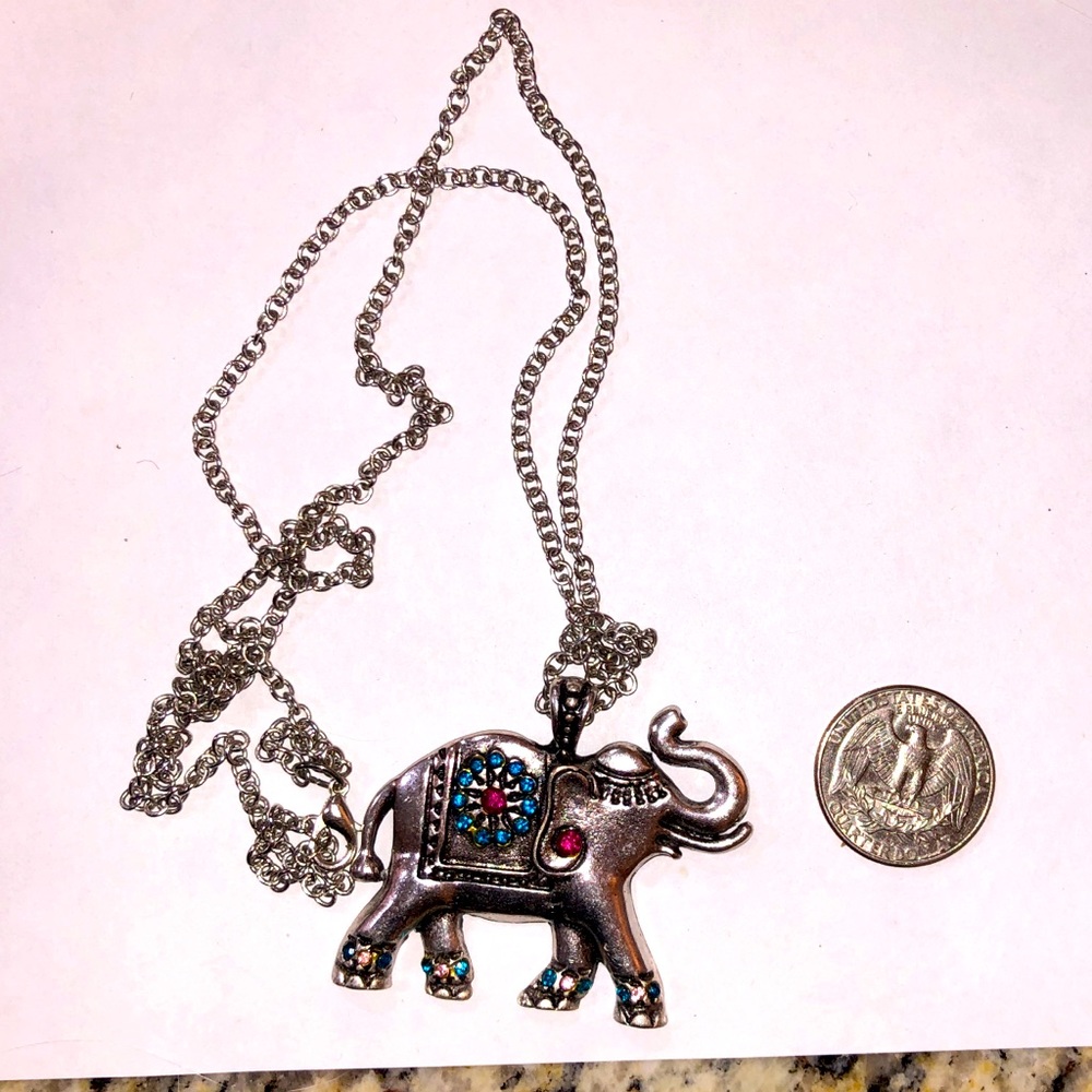 🔥 5/$50 Vintage Silver Toned Elephant Pendant Necklace w/Blue & Pink Charms